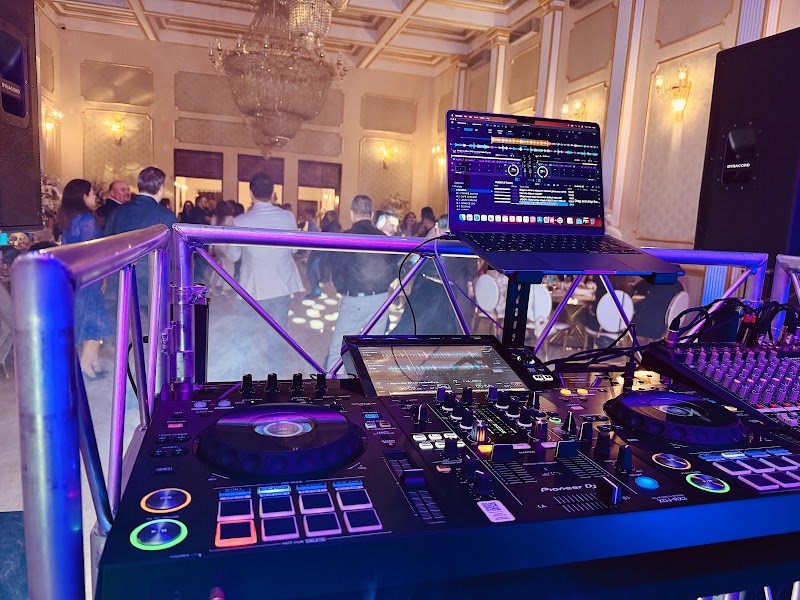 Dj Conu.ro | DJ Evenimente Bucuresti | DJ Nunta | DJ Botez | Sonorizari profesionale | Karaoke — fotografia 3