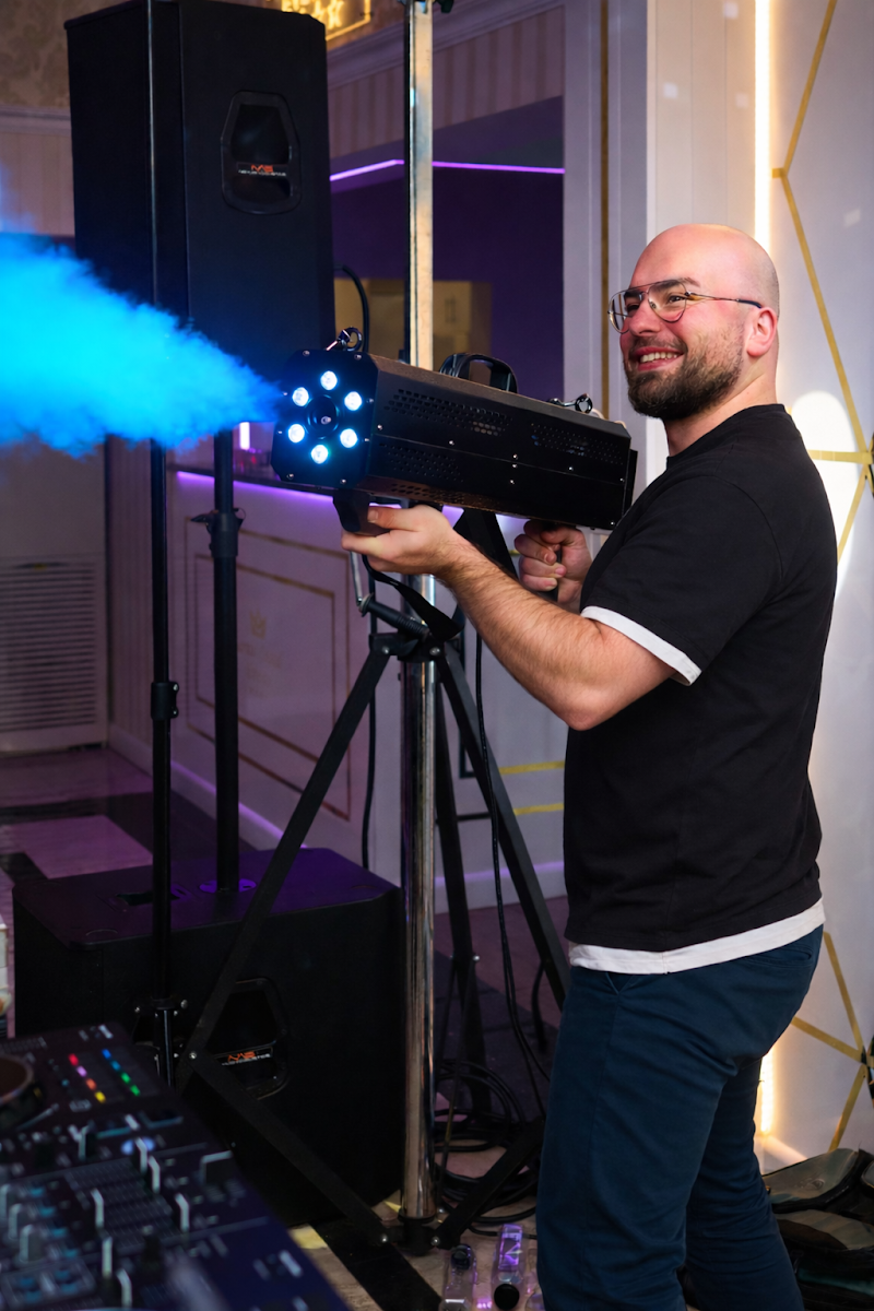 🎧 DJ & MC 🔊 Sonorizare profesională 🪩 Lumini & efecte speciale — fotografia 6