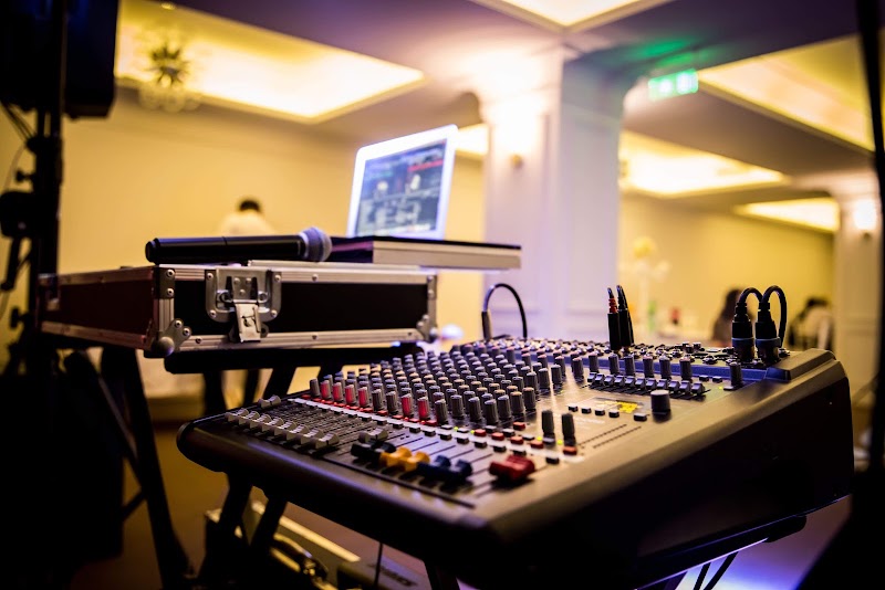 Dj Conu.ro | DJ Evenimente Bucuresti | DJ Nunta | DJ Botez | Sonorizari profesionale | Karaoke — fotografia 6
